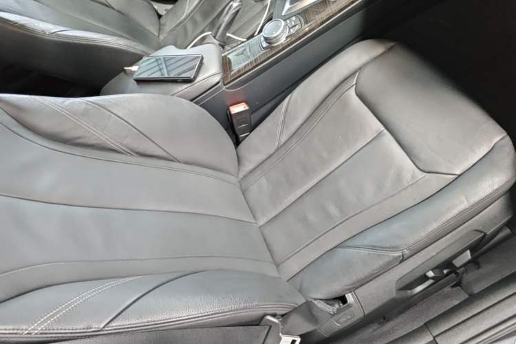 Used BMW 3 Series GT 2014 320i Design Package Model Right Front Seat