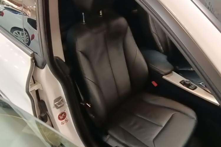 Used BMW 3 Series GT 2014 320i Leading Model Right Front Seat