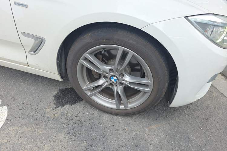 Used BMW 3 Series GT 2014 328i Design Package Model Right Front Wheel Hub
