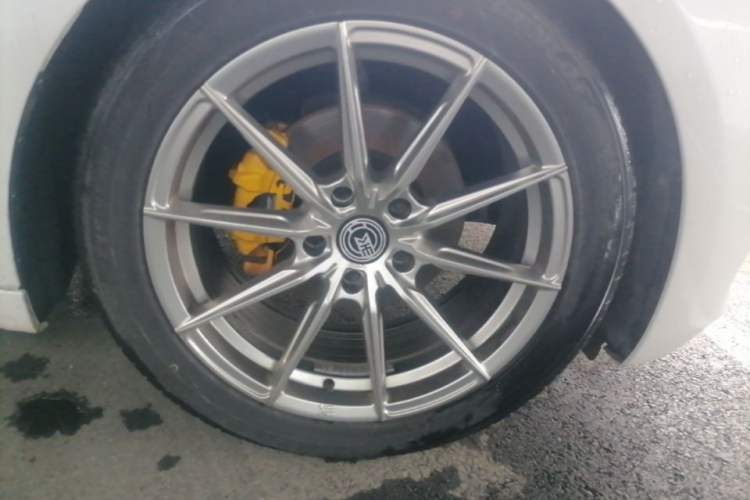 Used BMW 3 Series GT 2014 320i Leading Model Right Front Wheel Hub