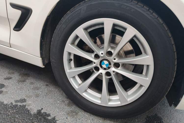 Used BMW 3 Series GT 2014 320i Leading Model Right Front Wheel Hub