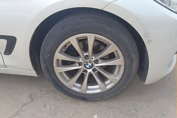 Used BMW 3 Series GT 2014 320i Leading Model Right Front Wheel Hub