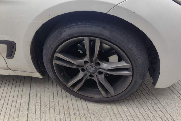 Used BMW 3 Series GT 2014 328i Design Package Model Right Front Wheel Hub