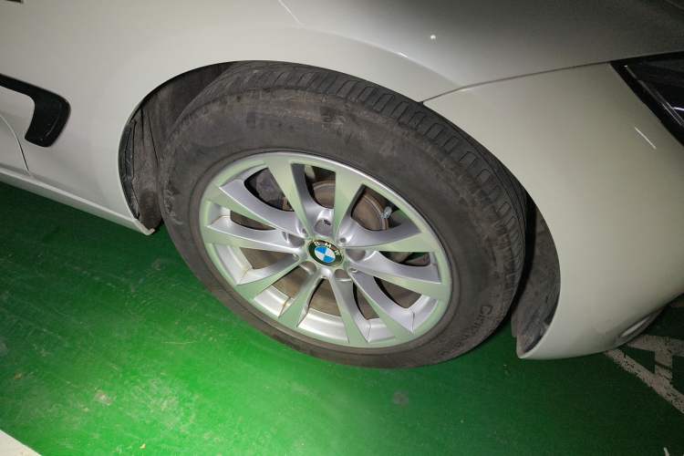 Used BMW 3 Series GT 2014 320i Leading Model Right Front Wheel Hub