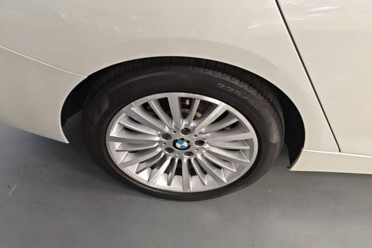 Used BMW 3 Series GT 2014 320i Design Package Model Right Rear Wheel Hub