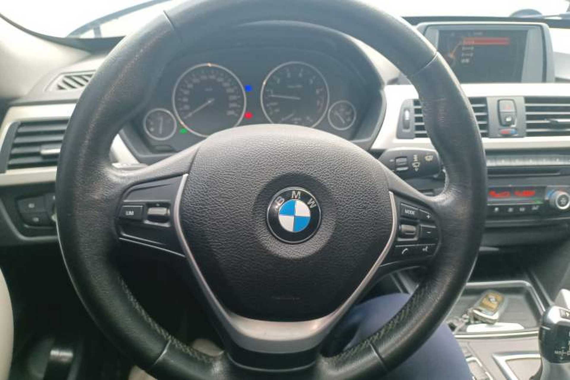 Used BMW 3 Series GT 2014 320i Leading Model Steering Wheel