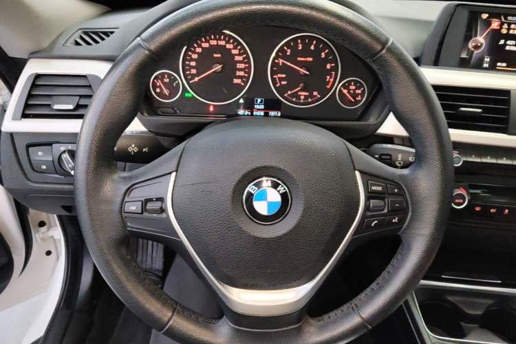 Used BMW 3 Series GT 2014 320i Leading Model Steering Wheel