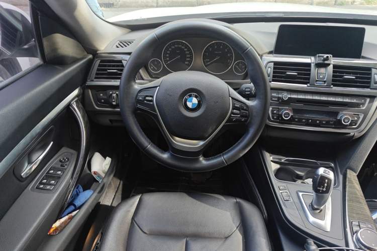 Used BMW 3 Series GT 2014 320i Design Package Model Steering Wheel