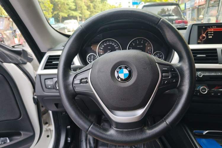 Used BMW 3 Series GT 2014 320i Leading Model Steering Wheel
