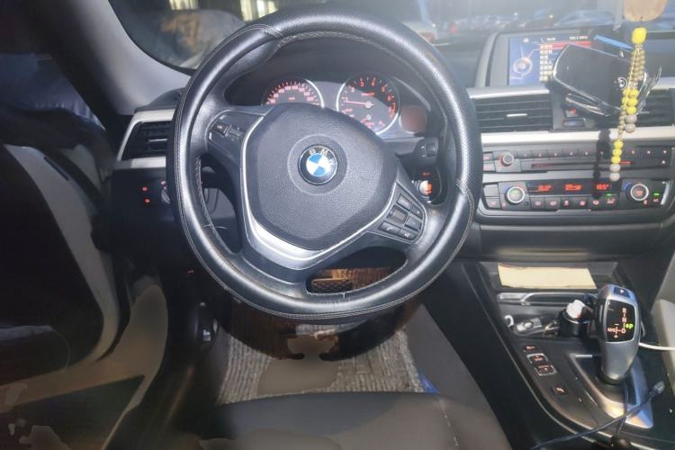 Used BMW 3 Series GT 2014 320i Leading Model Steering Wheel