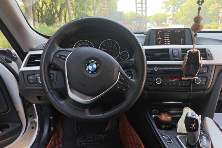Used BMW 3 Series GT 2014 320i Leading Model Steering Wheel