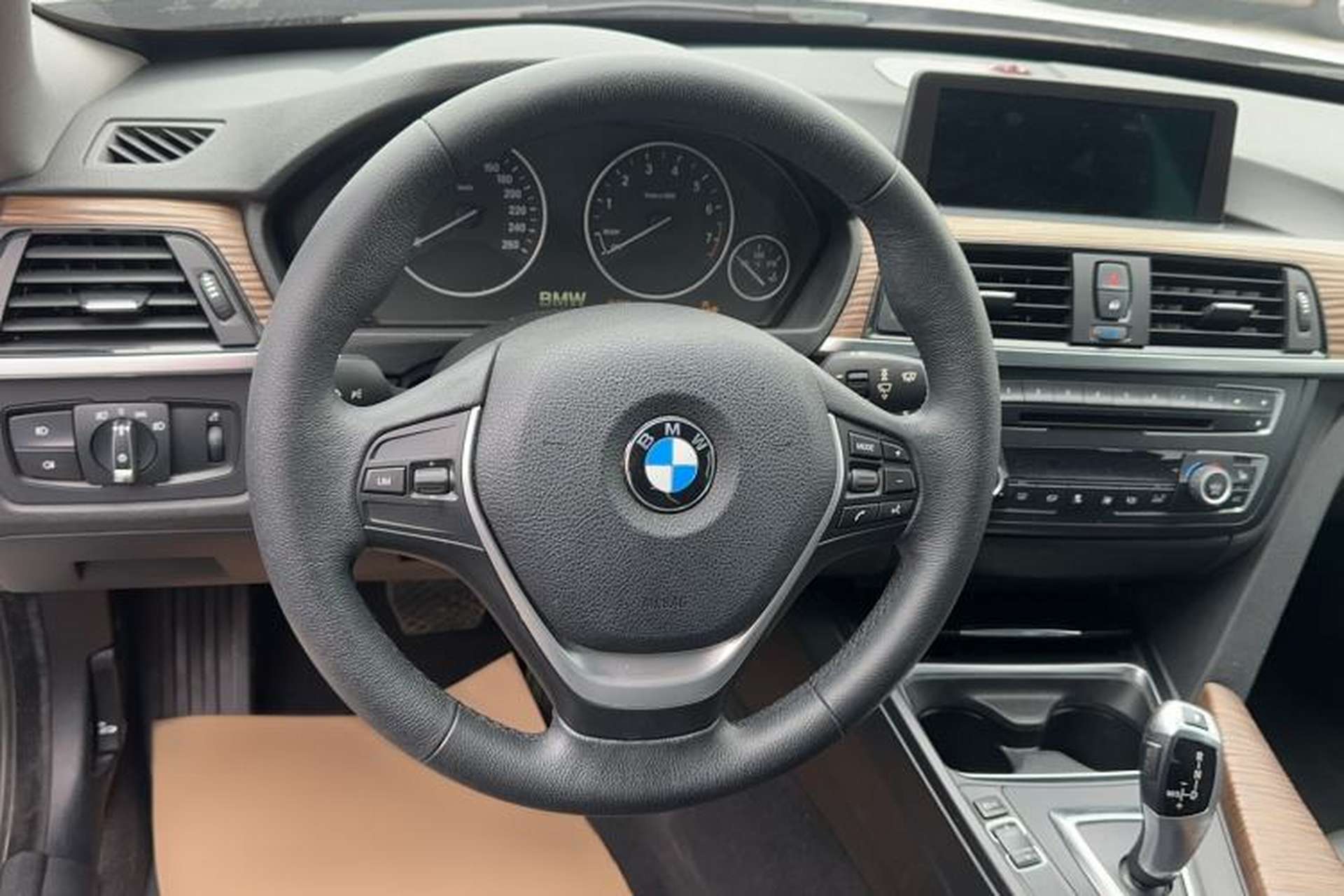 Used BMW 3 Series GT 2014 320i Design Package Model Steering Wheel