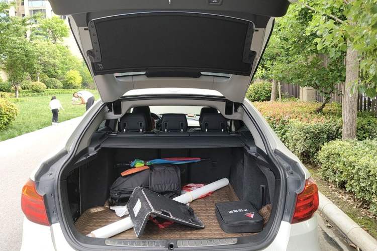 Used BMW 3 Series GT 2014 320i Leading Model Trunk