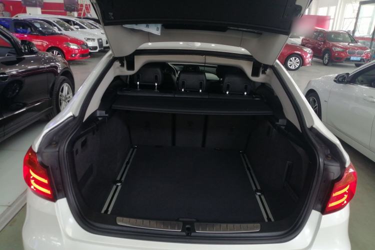 Used BMW 3 Series GT 2014 320i Leading Model Trunk