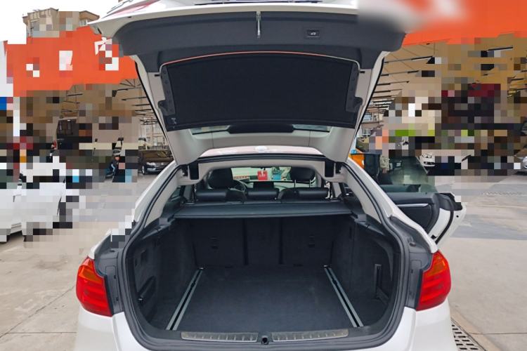 Used BMW 3 Series GT 2014 320i Leading Model Trunk