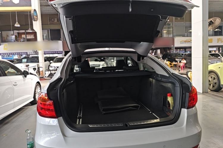 Used BMW 3 Series GT 2014 320i Design Package Model Trunk