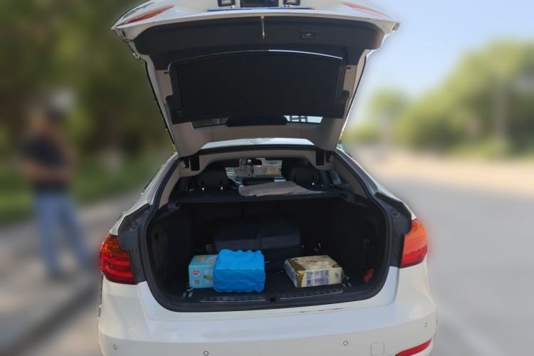 Used BMW 3 Series GT 2014 320i Leading Model Trunk