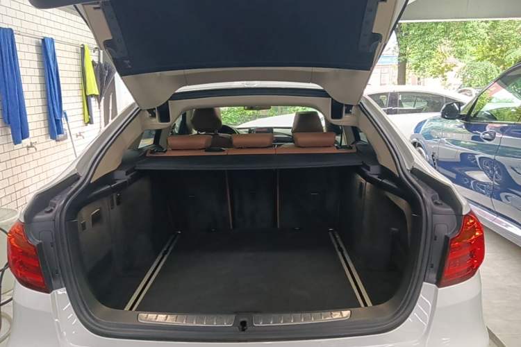 Used BMW 3 Series GT 2014 328i Design Package Model Trunk