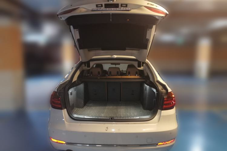 Used BMW 3 Series GT 2014 320i Design Package Model Trunk