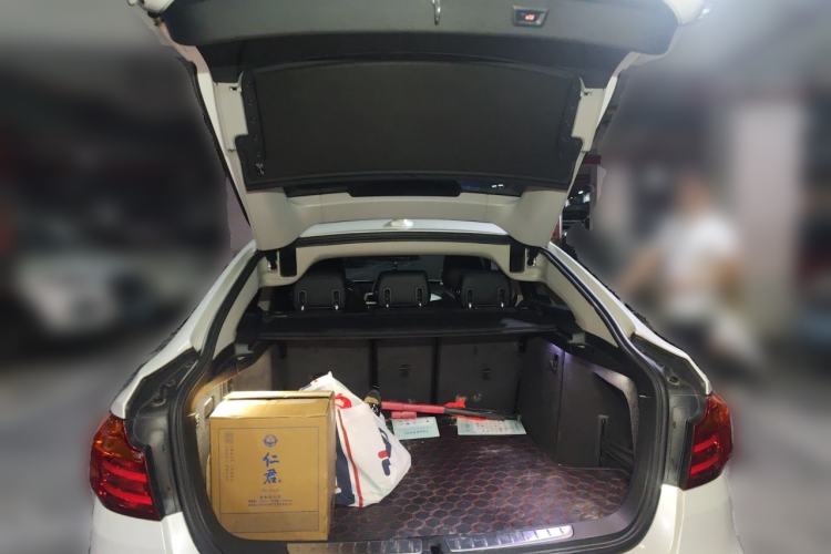 Used BMW 3 Series GT 2014 320i Leading Model Trunk