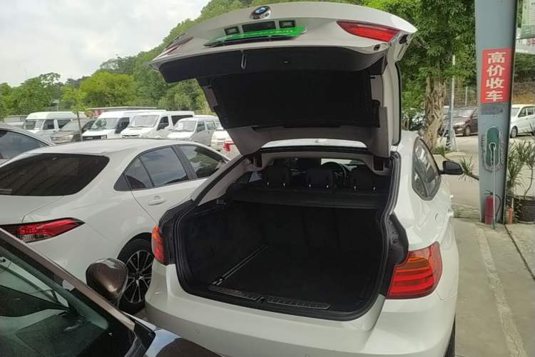 Used BMW 3 Series GT 2014 320i Leading Model Trunk