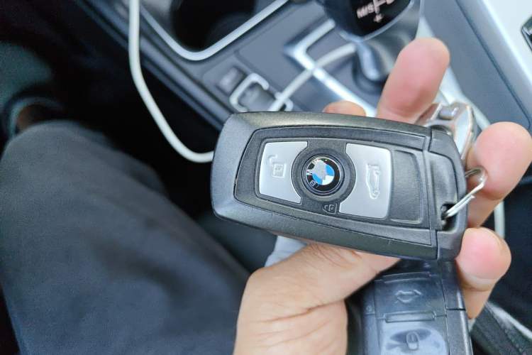 Used BMW 3 Series GT  Vehicle Key