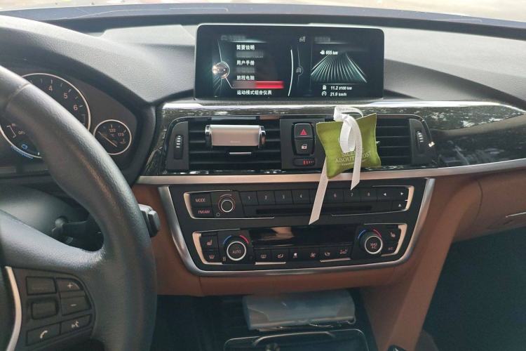 Used BMW 3 Series GT 2014 320i Design Package Model Audio And AC Panel