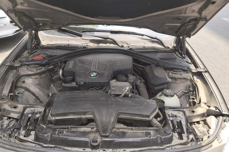 Used BMW 3 Series GT 2014 320i Design Package Model Engine Bay