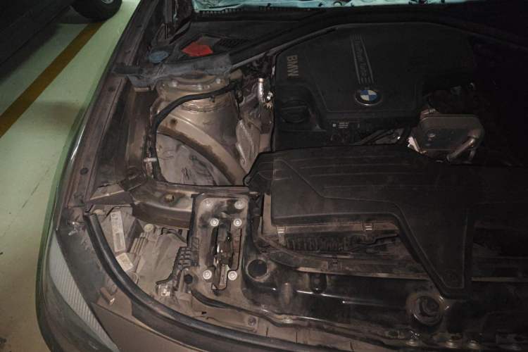 Used BMW 3 Series GT 2014 320i Leading Model Engine Bay Right