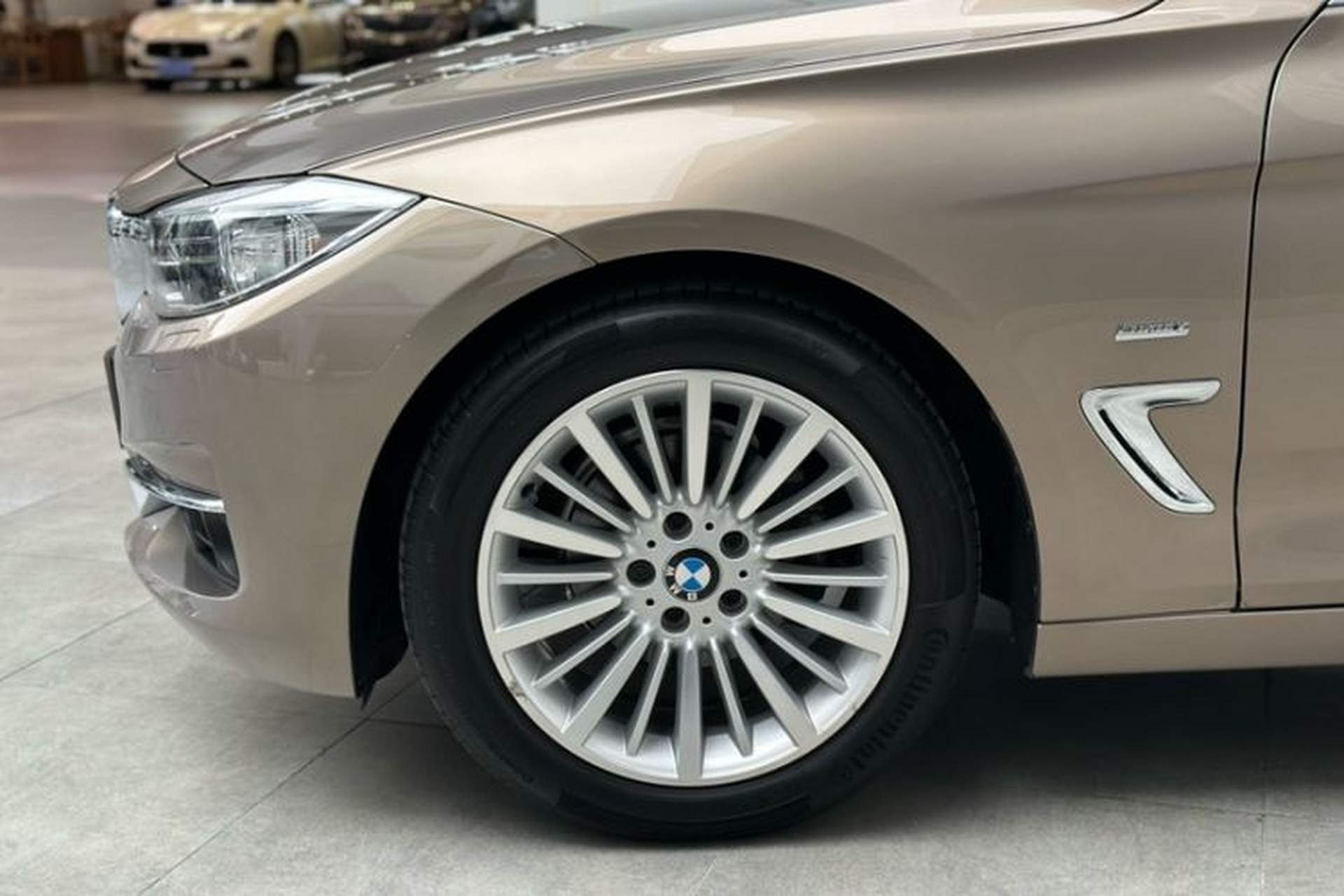 Used BMW 3 Series GT 2014 320i Design Package Model Exterior 4