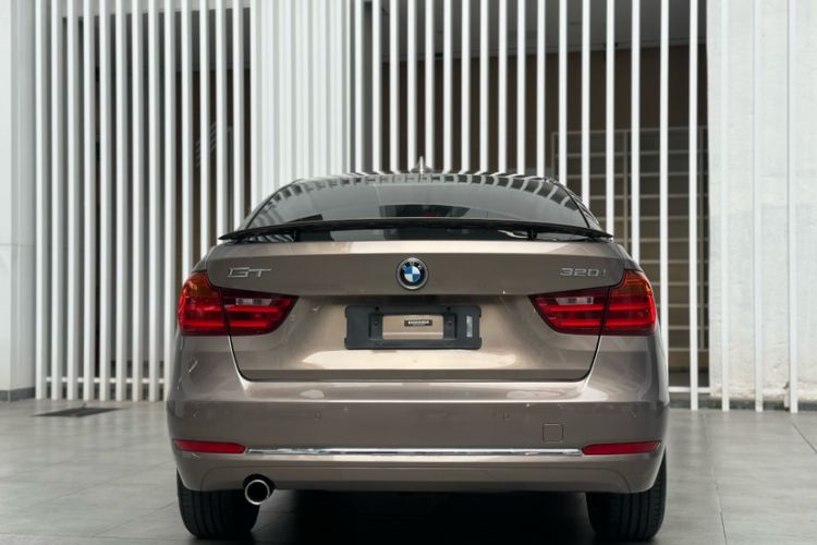 Used BMW 3 Series GT 2014 320i Design Package Model Exterior 6