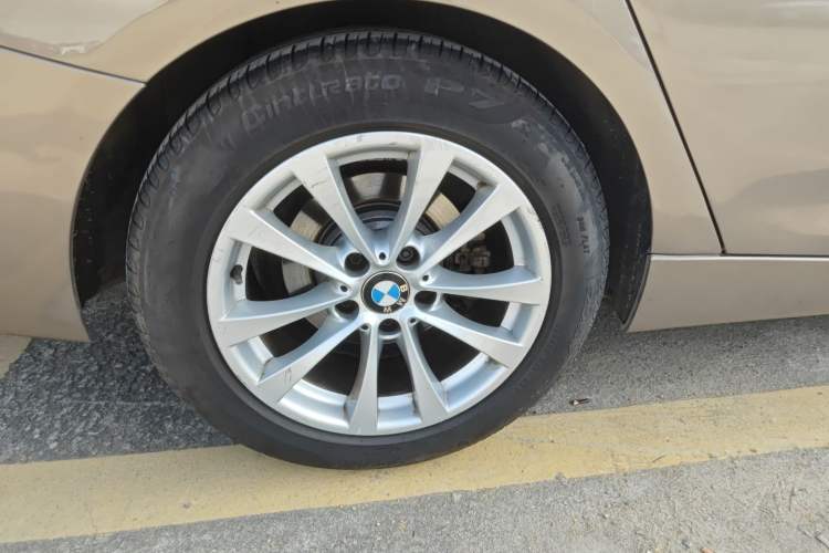Used BMW 3 Series GT 2014 320i Leading Model Exterior 8