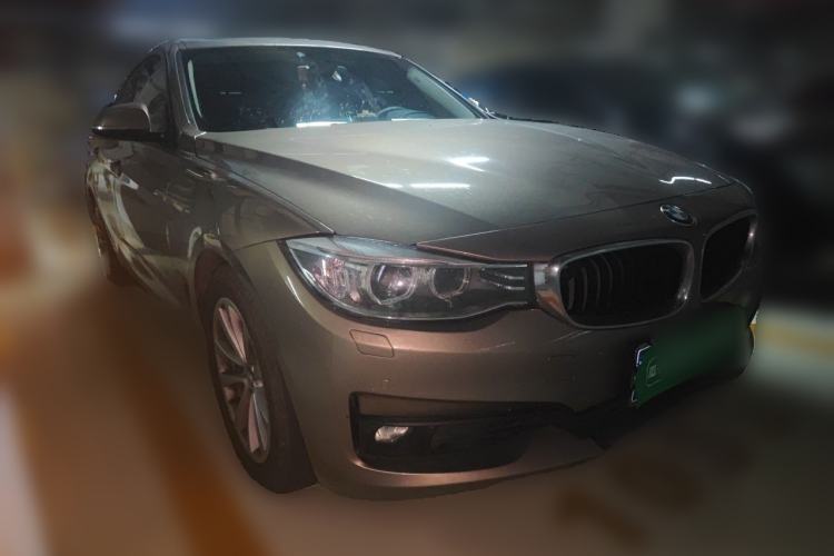 Used BMW 3 Series GT 2014 320i Leading Model Front Right 45 Deg