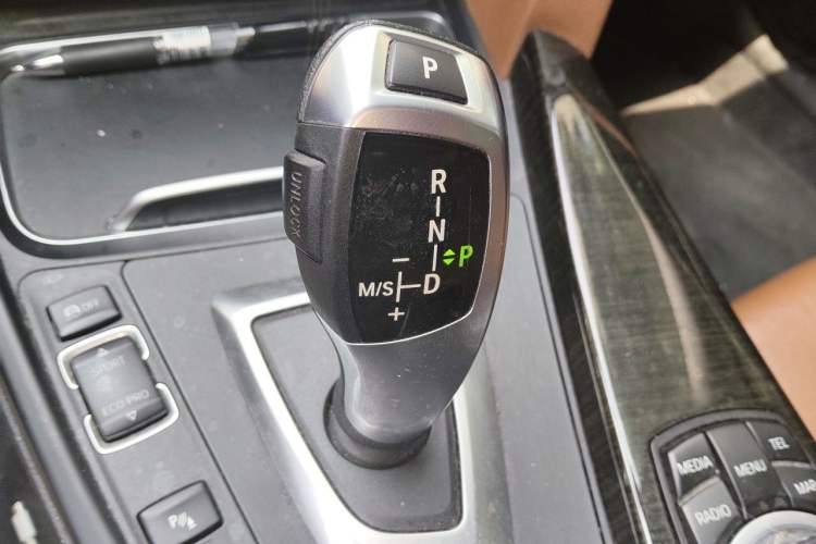 Used BMW 3 Series GT 2014 320i Design Package Model Gear Lever