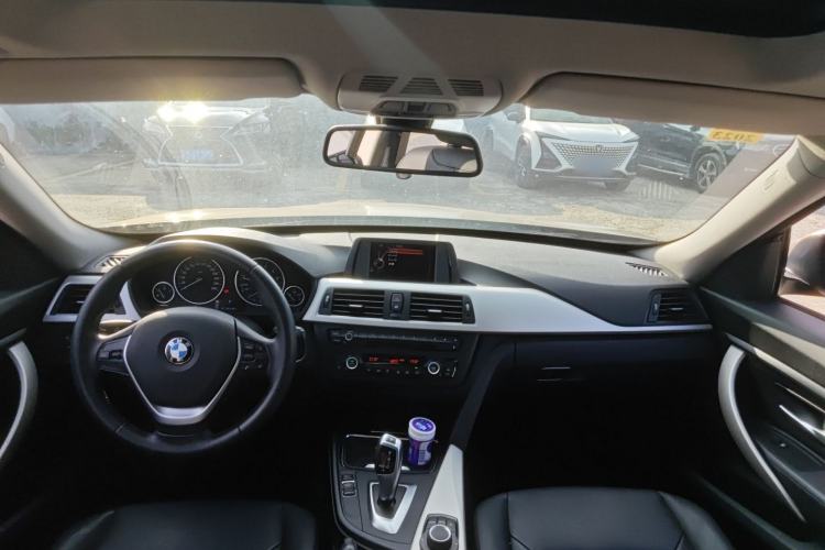 Used BMW 3 Series GT 2014 320i Leading Model Interior 2