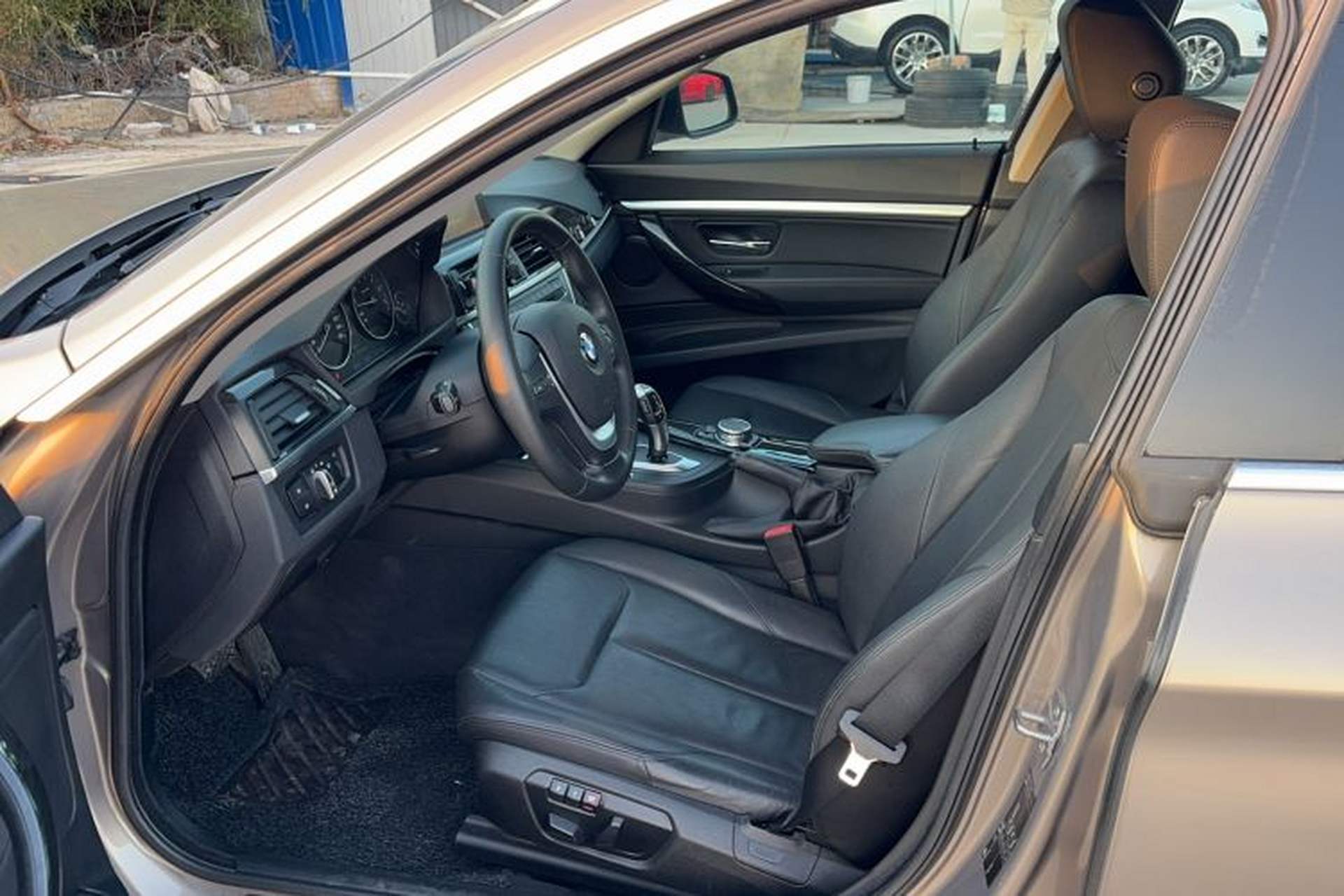 Used BMW 3 Series GT 2014 320i Design Package Model Interior 4