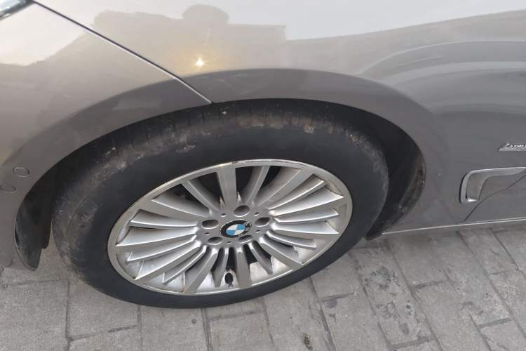 Used BMW 3 Series GT 2014 320i Design Package Model Left Front Wheel Hub