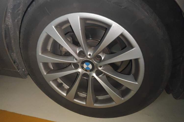 Used BMW 3 Series GT 2014 320i Leading Model Right Front Wheel Hub