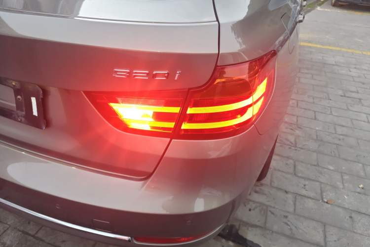Used BMW 3 Series GT 2014 320i Design Package Model Right Rear Taillight