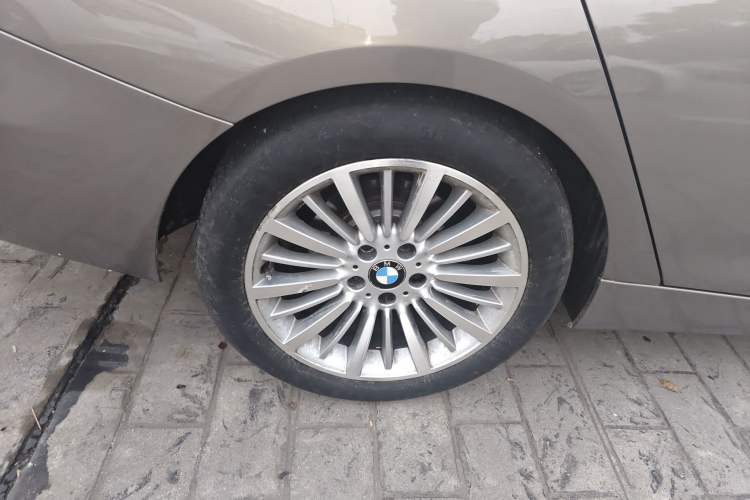 Used BMW 3 Series GT 2014 320i Design Package Model Right Rear Wheel Hub