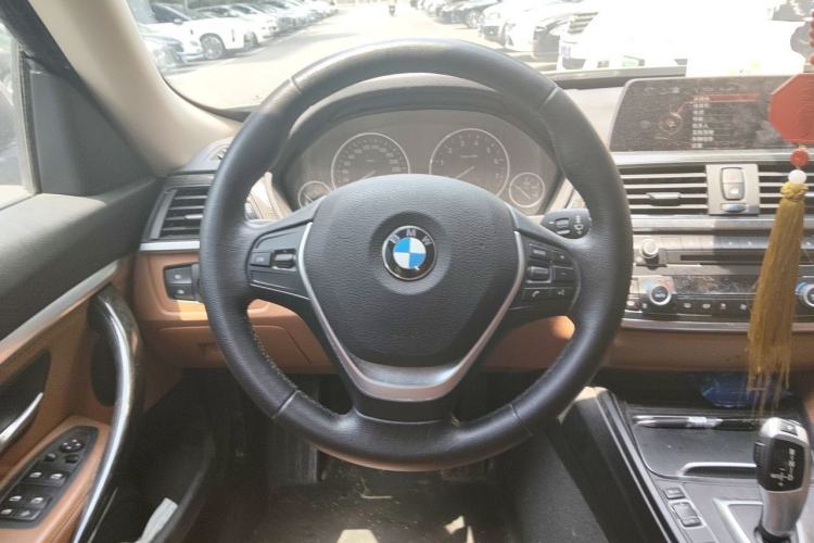 Used BMW 3 Series GT 2014 320i Design Package Model Steering Wheel