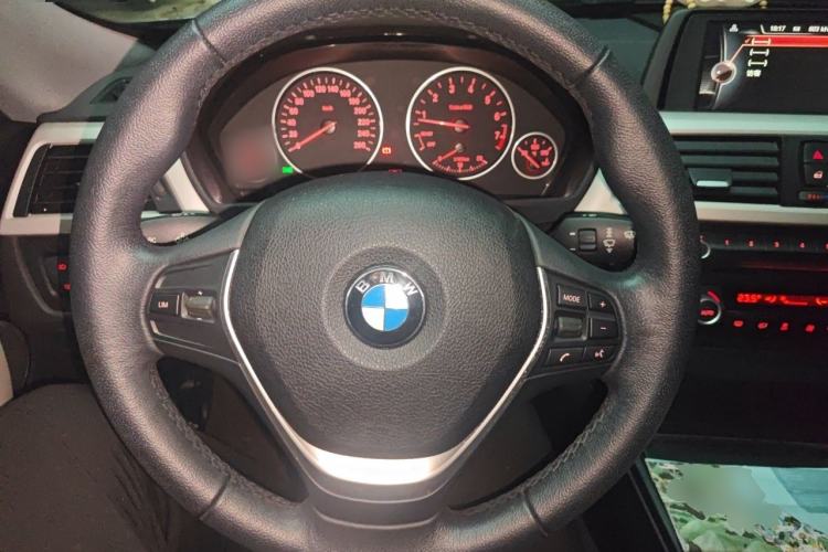 Used BMW 3 Series GT 2014 320i Leading Model Steering Wheel