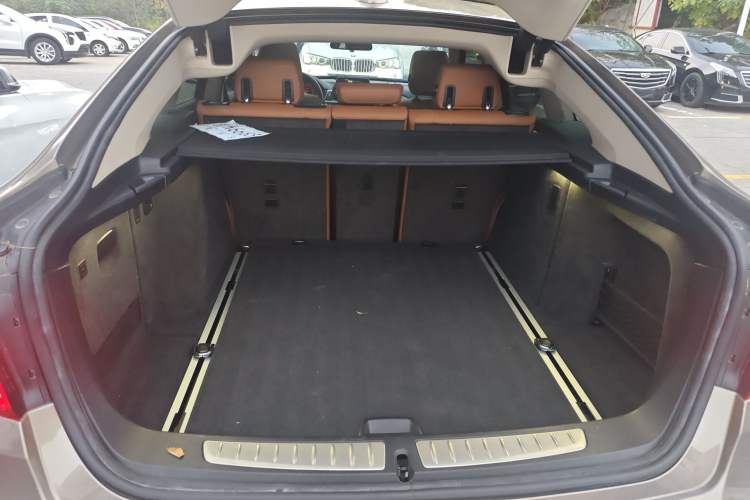 Used BMW 3 Series GT 2014 320i Design Package Model Trunk