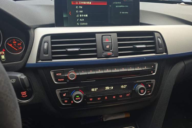 Used BMW 3 Series GT 2016 328i Design Package Model Audio And AC Panel