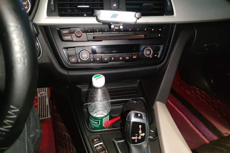 Used BMW 3 Series GT 2016 320i Fashion Model Audio And AC Panel
