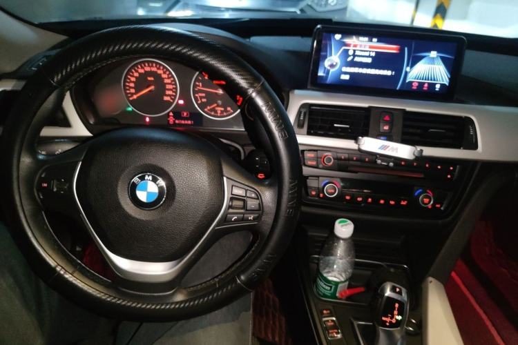 Used BMW 3 Series GT 2016 320i Fashion Model Center Console
