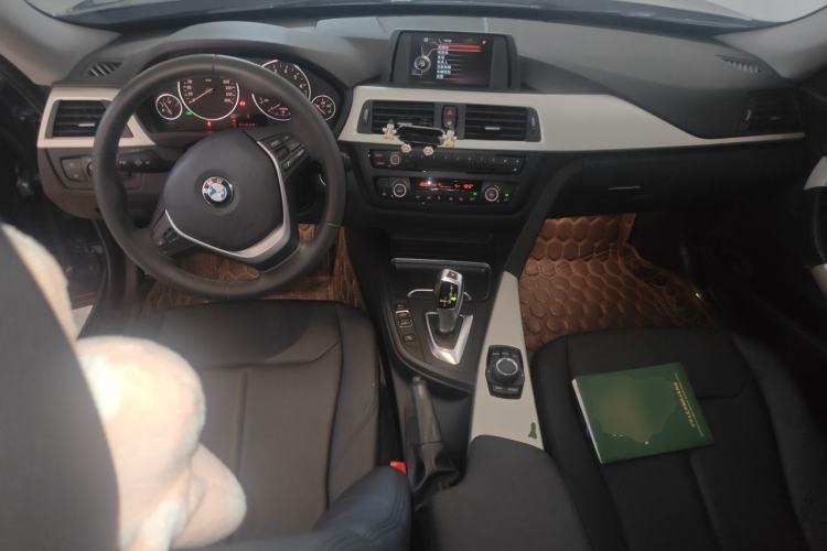 Used BMW 3 Series GT 2016 320i Fashion Model Center Console