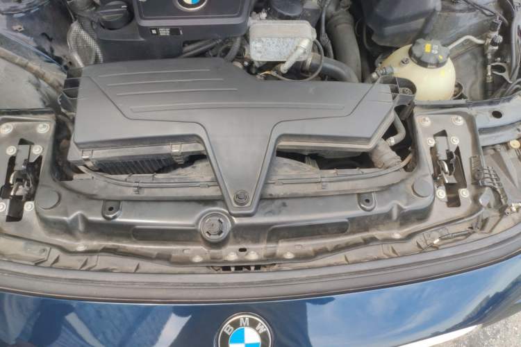 Used BMW 3 Series GT 2016 320i Fashion Model Engine Bay