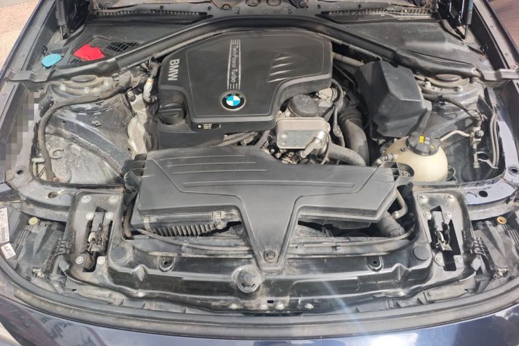Used BMW 3 Series GT 2016 320i Fashion Model Engine Bay