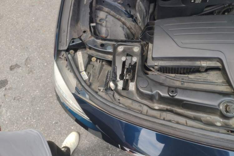 Used BMW 3 Series GT 2016 320i Fashion Model Engine Bay Right